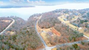 2718 W Lakeshore Drive