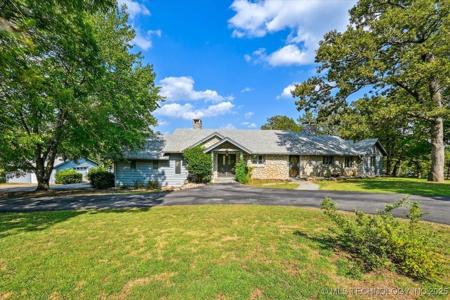 900 N Eagle Bluff