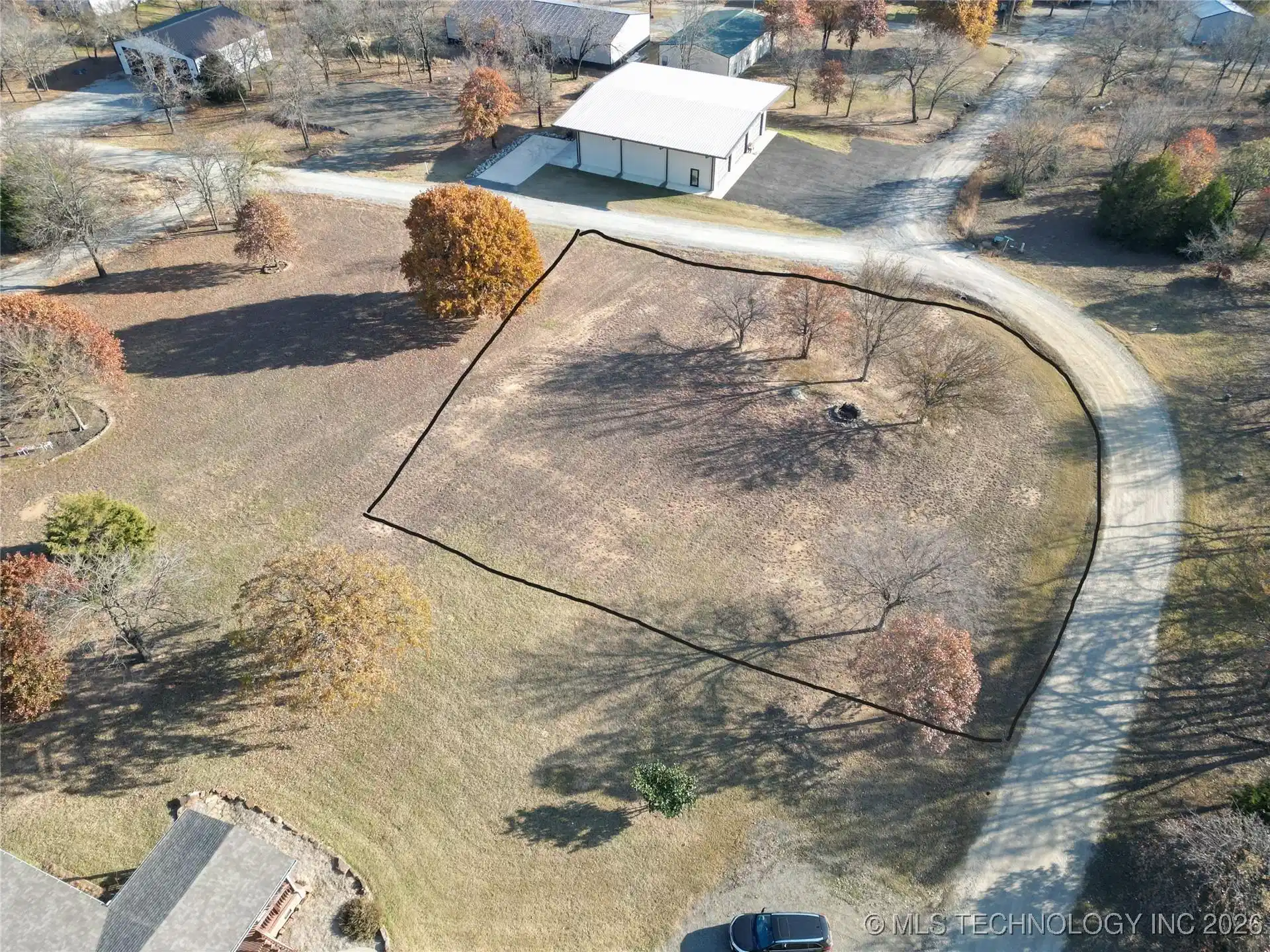 Image 1: Approx. lot line