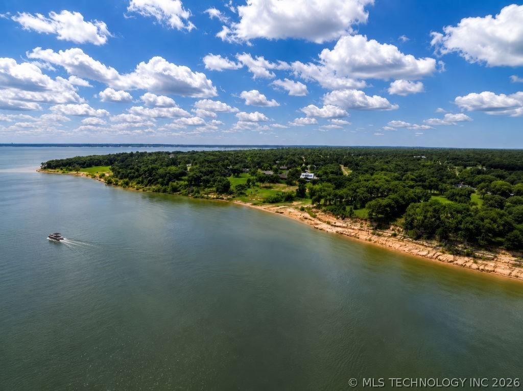 Image 4: PRIVATE BEACH ACCESS