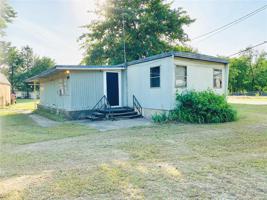 418492 Woodside Drive