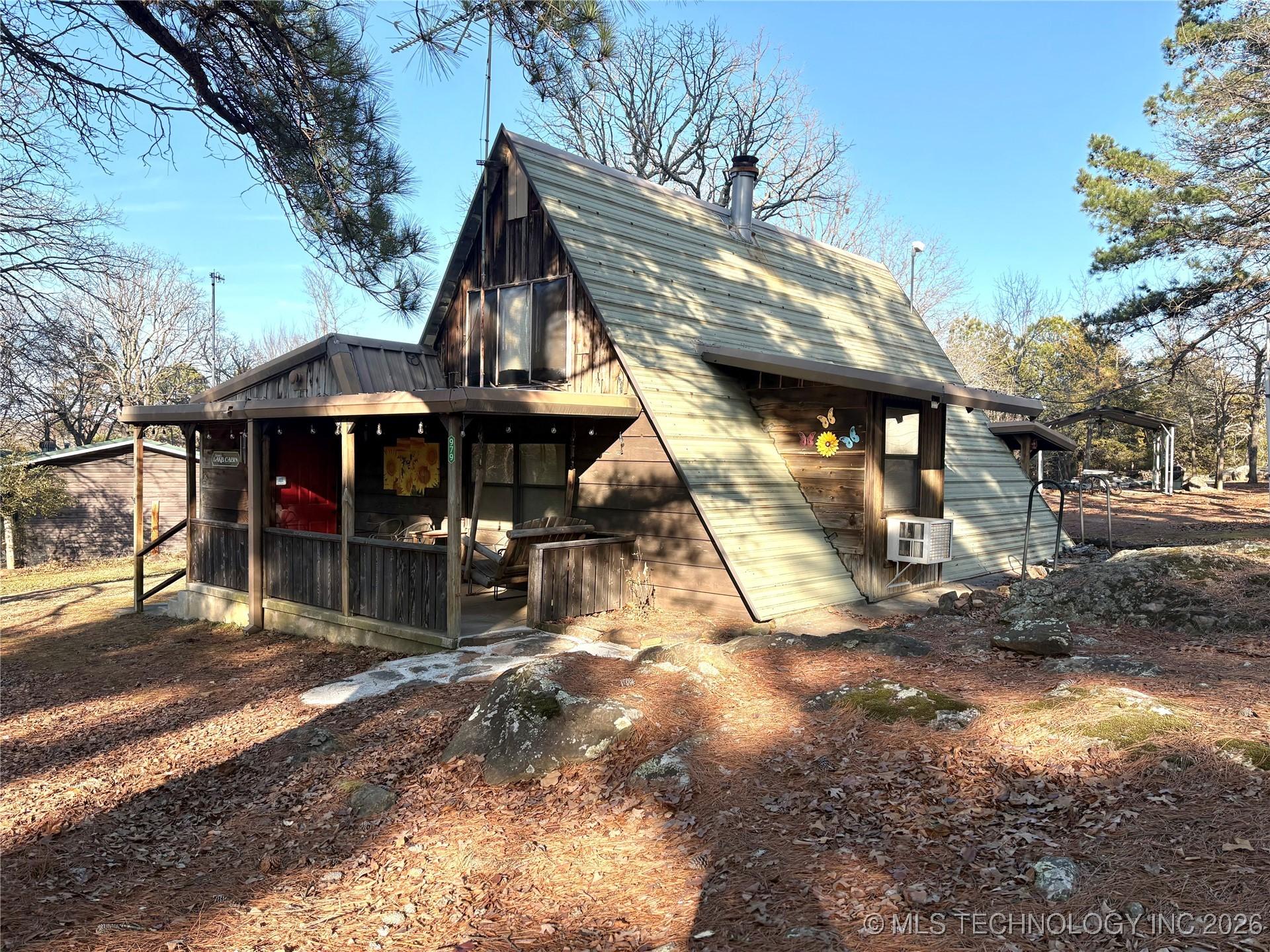 Image 3: Side view of home