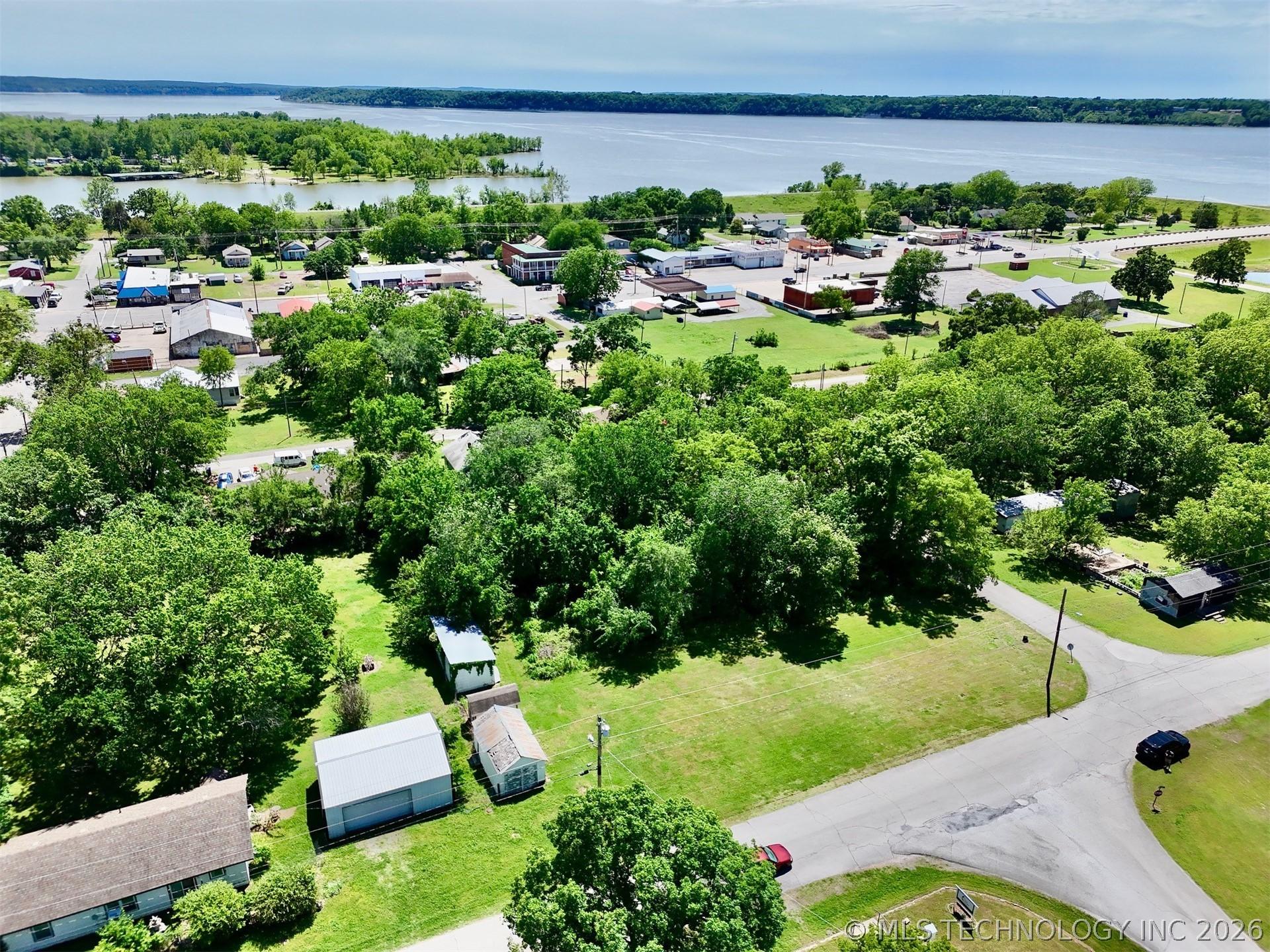 Image 1: Never out of walking distance to town or lake!