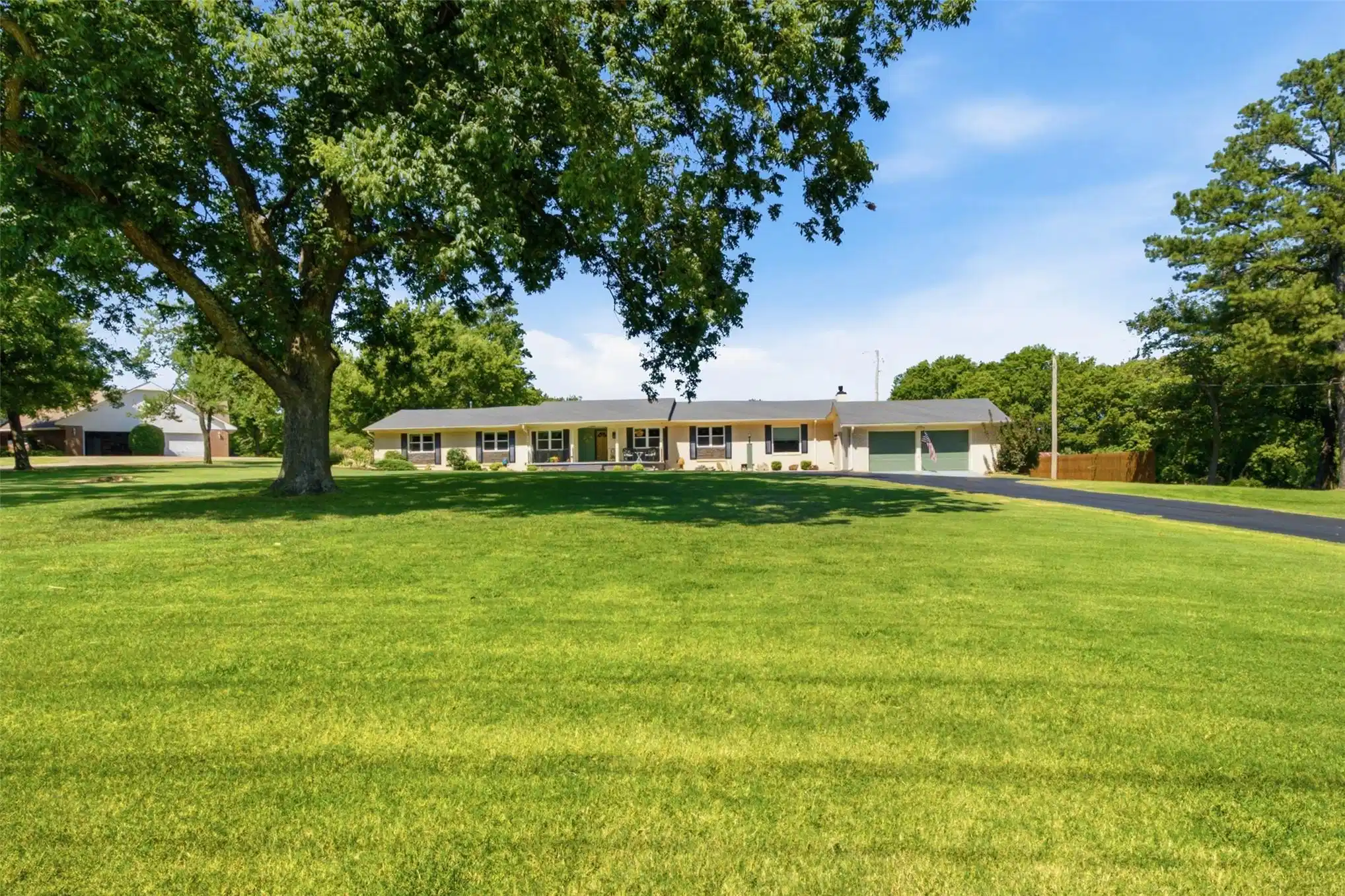 Image 1: Large bi level home on 2.4 acres