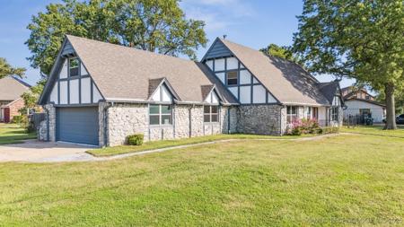 2015 Valley View Drive