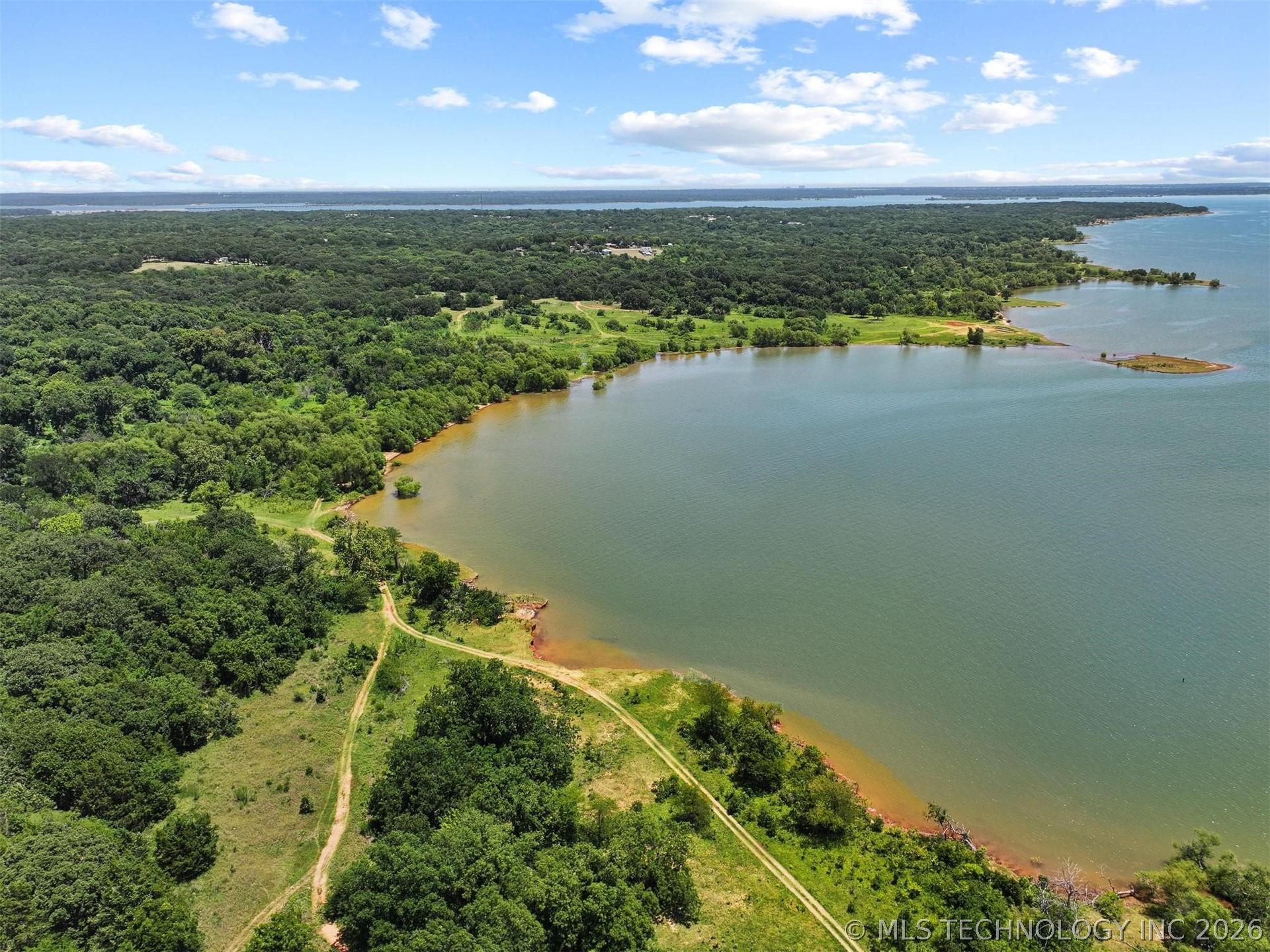 Image 2: Trail to Lake Texoma shoreline