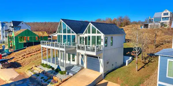 121 Lower Green Way