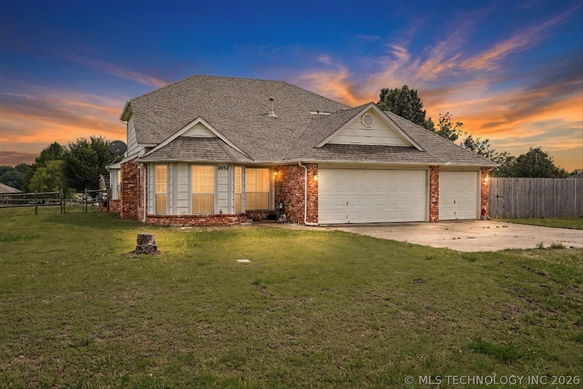 Image 1: Welcome Home to this great home in Ranch Acres Est