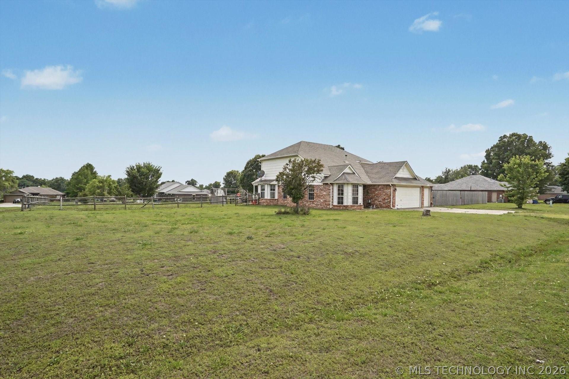 Image 3: 1 Acre (m/l) Corner Lot
