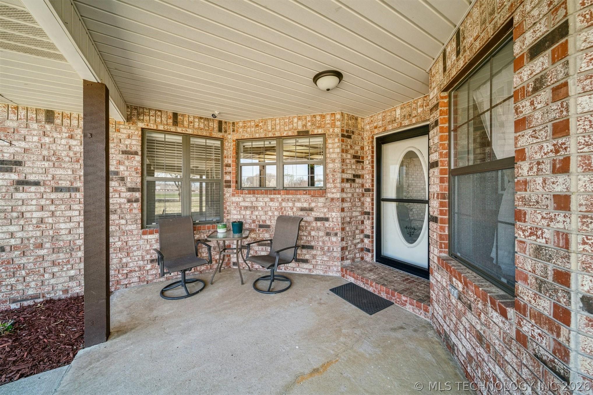 Image 3: Covered Front Porch