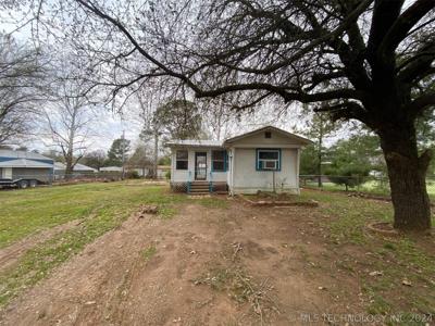 108458 Bounding Main Street