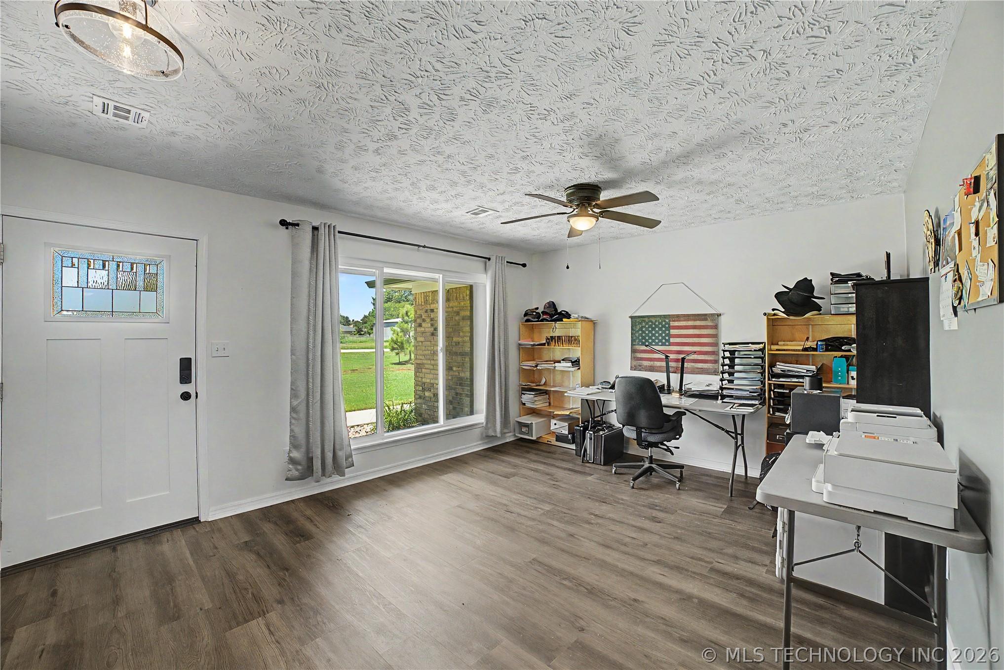 Image 3: 1st living area