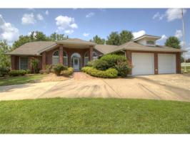 1409 NE Oakridge Drive
