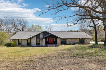 581 N Sleepy Hollow Road