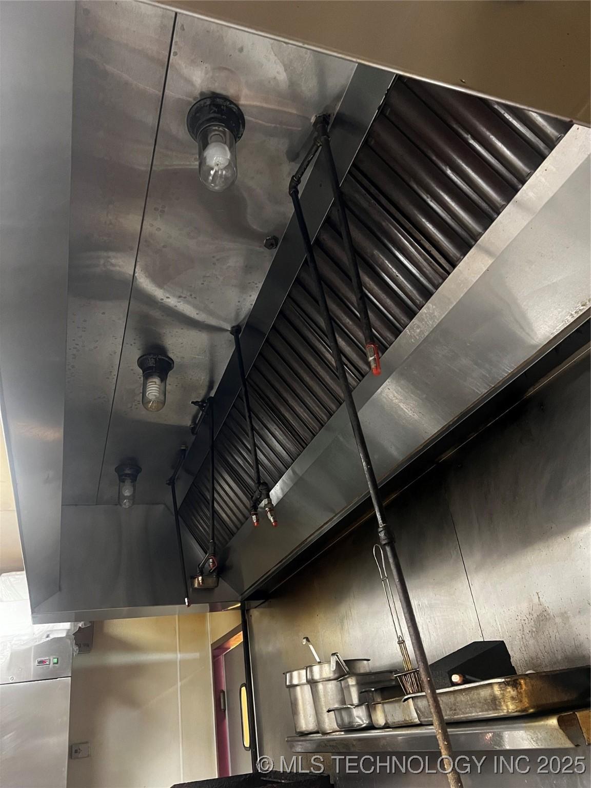 Image 3: Vent hood #2