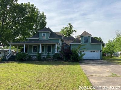 908 SE 3rd Street
