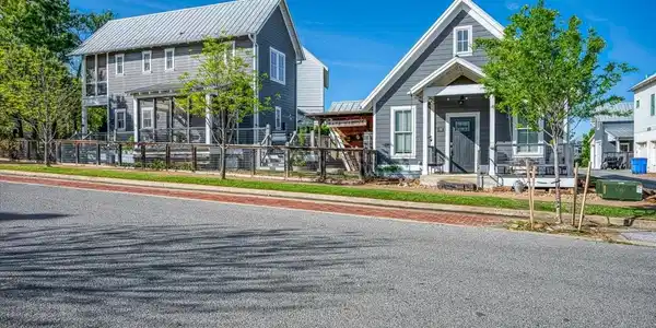 37 Firefly Lane