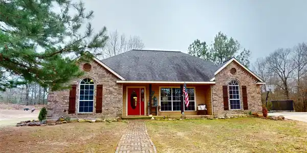 2738 E 2020 Road