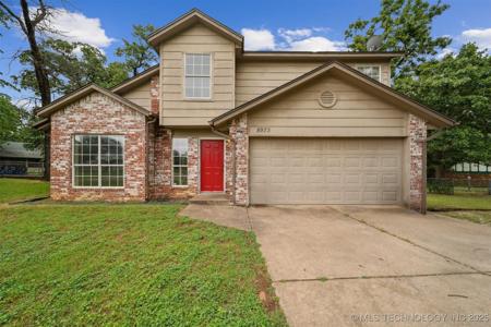 8973 N Crestwood Drive