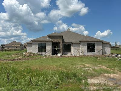 2795 Crosscreek Drive