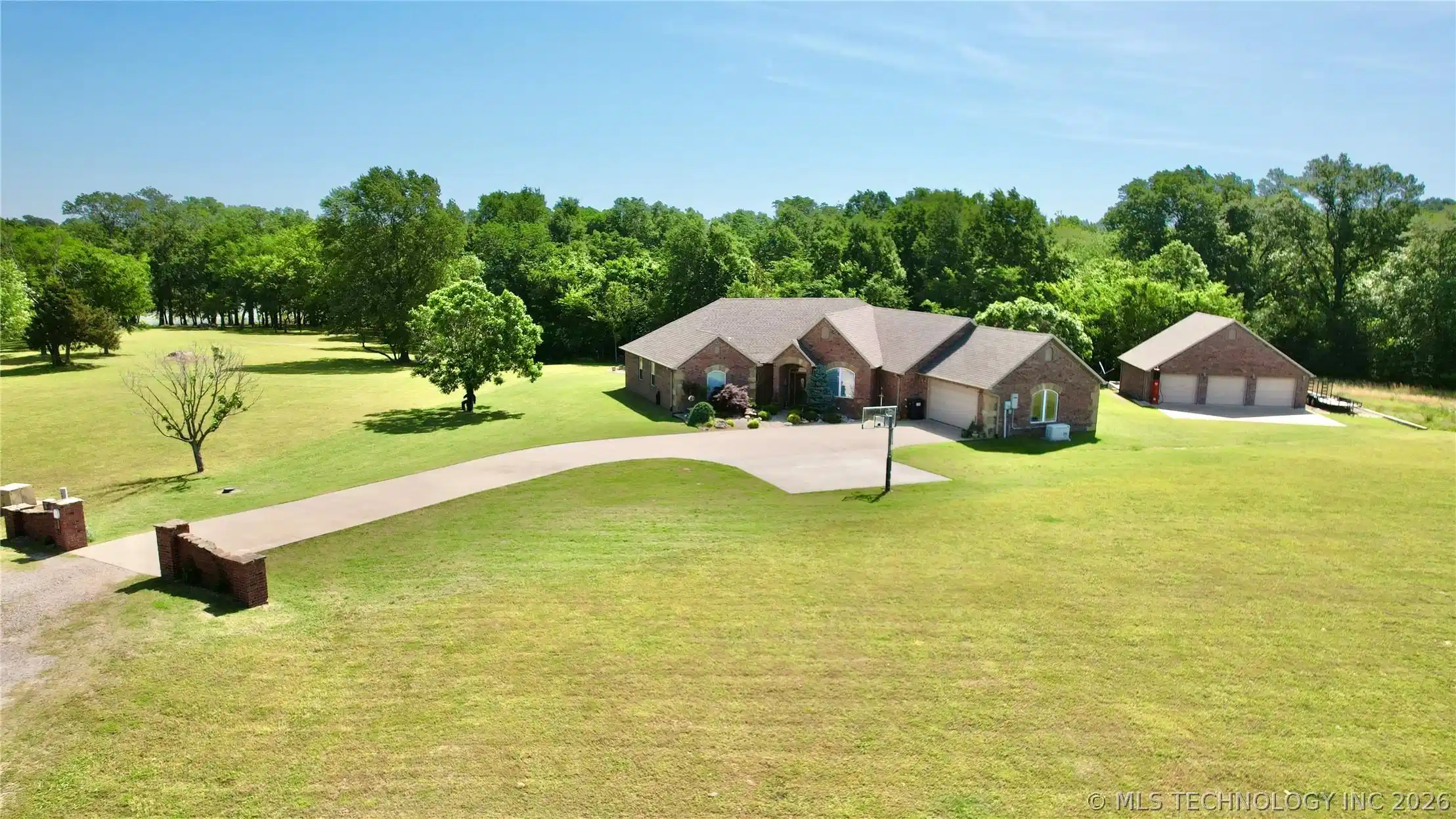 Image 1: 1.62 Acres on Lake Eufaula