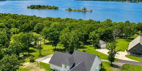 135 Dixie Cove