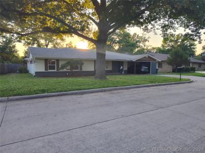 1335 N Mcfarland Place