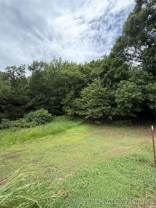 83 Somers Lane Lane