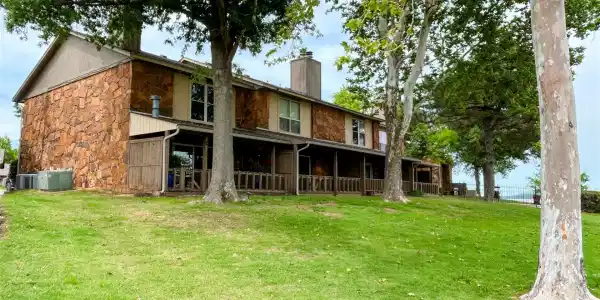 7020 Lakeshore Drive