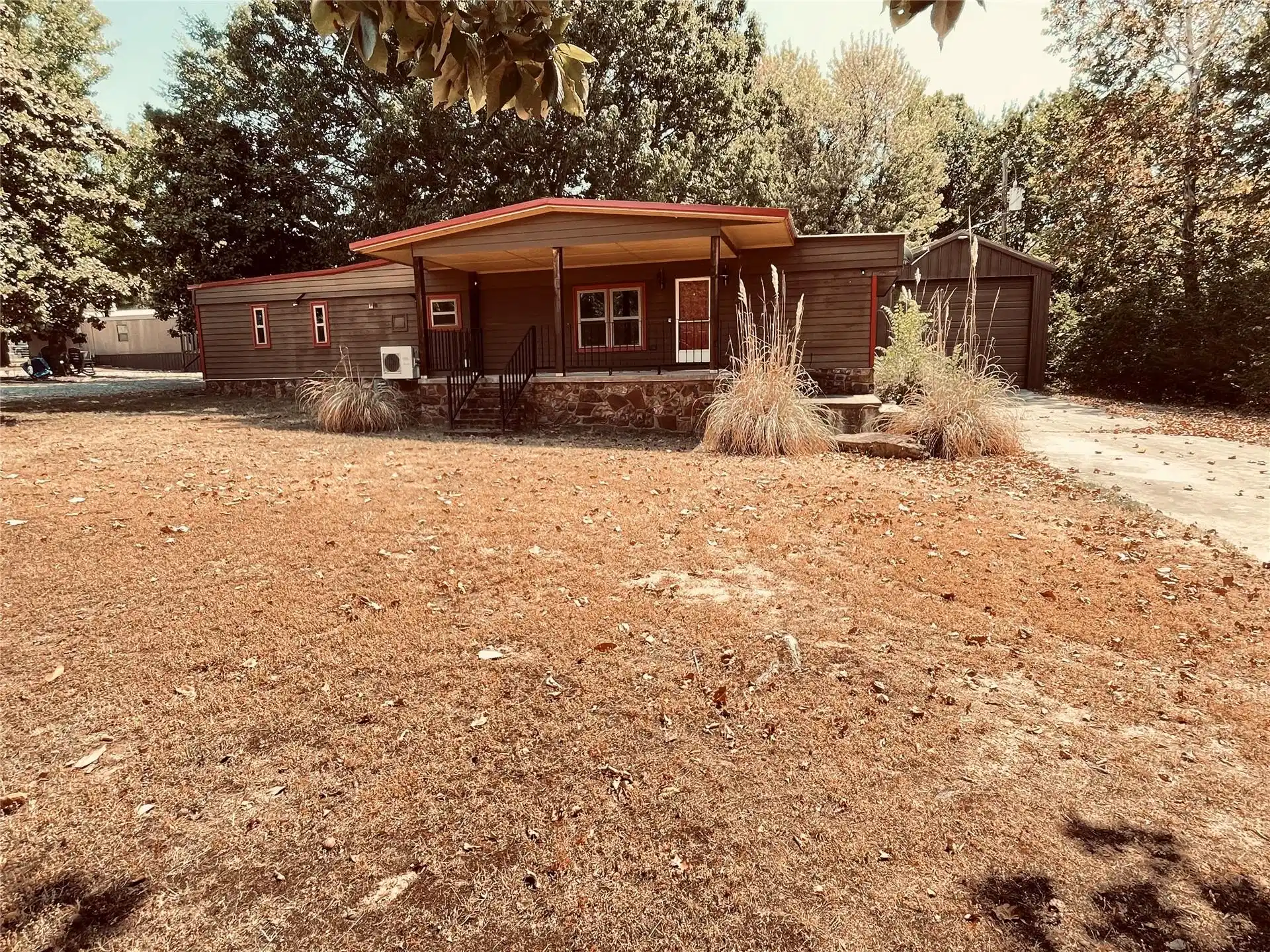 Image 1: FRONT OF HOME