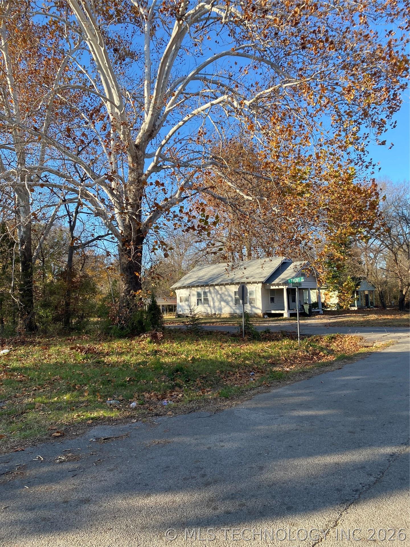 Image 2: Northwest view of corner