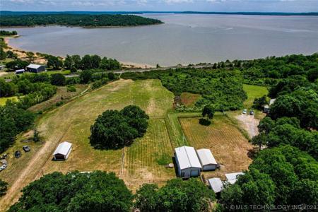 1111 Lakeview Drive