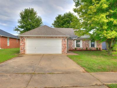 1122 S Catalina Drive