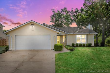 907 N Ponca Drive