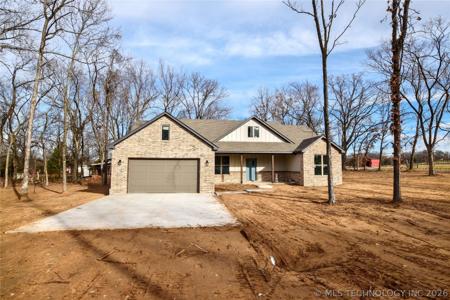 18835 W Hunters Court