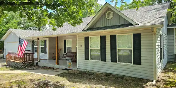 12 Granite Circle