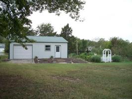 293 Lakeside Lane N