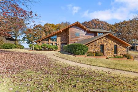 2491 E Lake Breeze Road