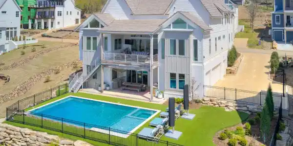 120 Lower Green Way