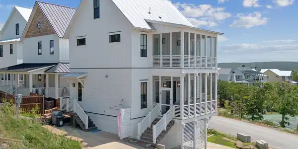 101 Lower Greenway