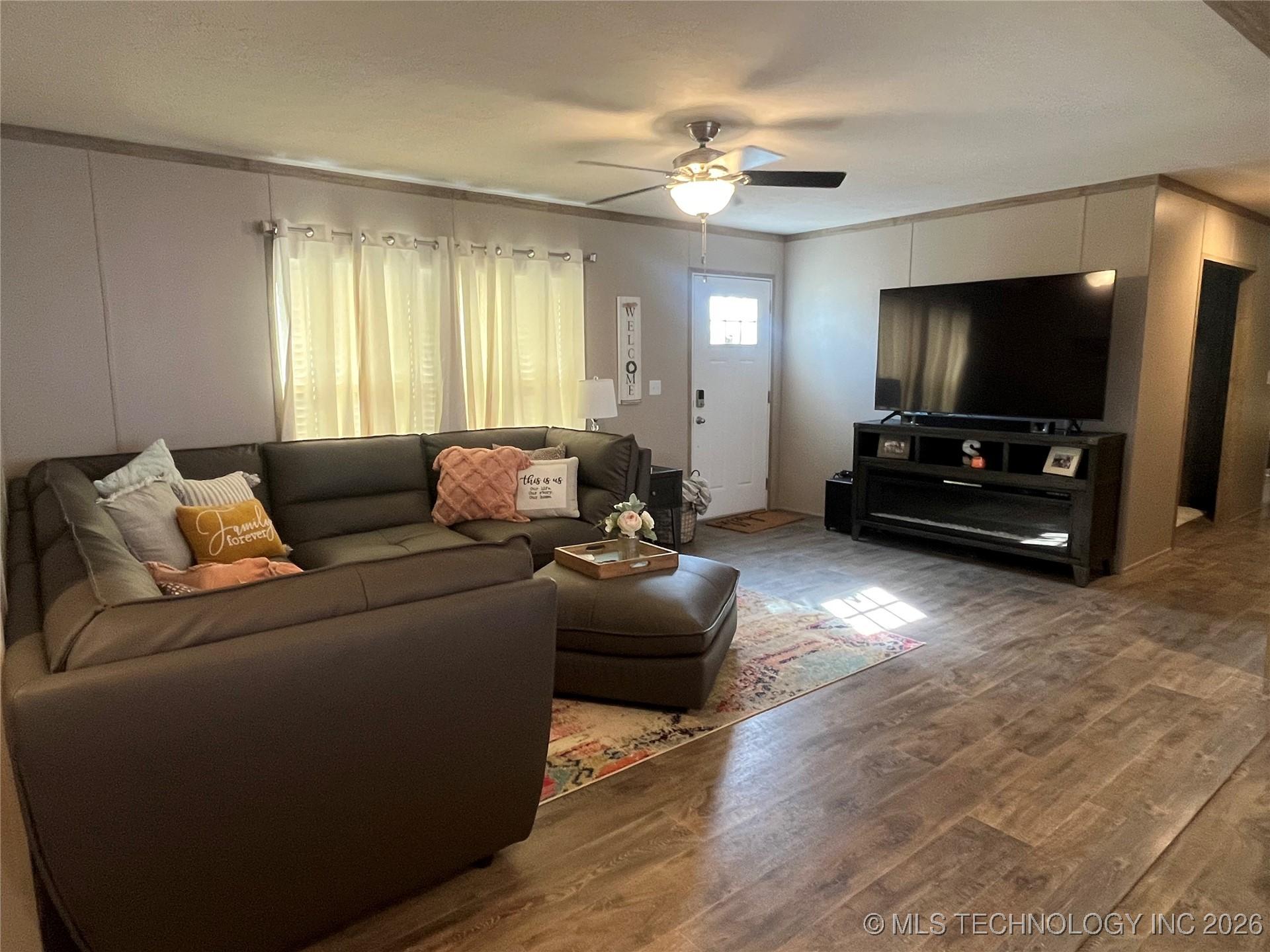 Image 4: Another view of front living