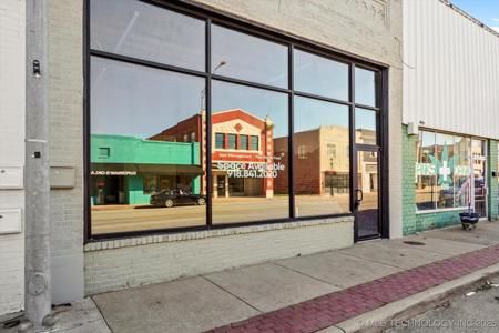 214 E Rogers Boulevard