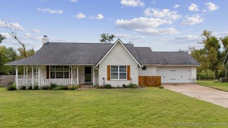998 N Douglas Drive