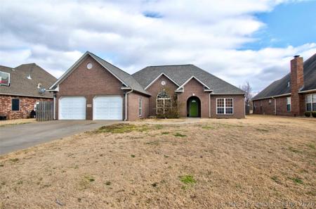 1129 Elizabeth Drive