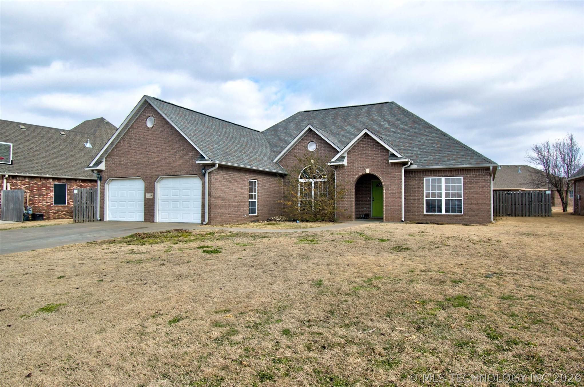 Image 2: 1129 Elizabeth Dr