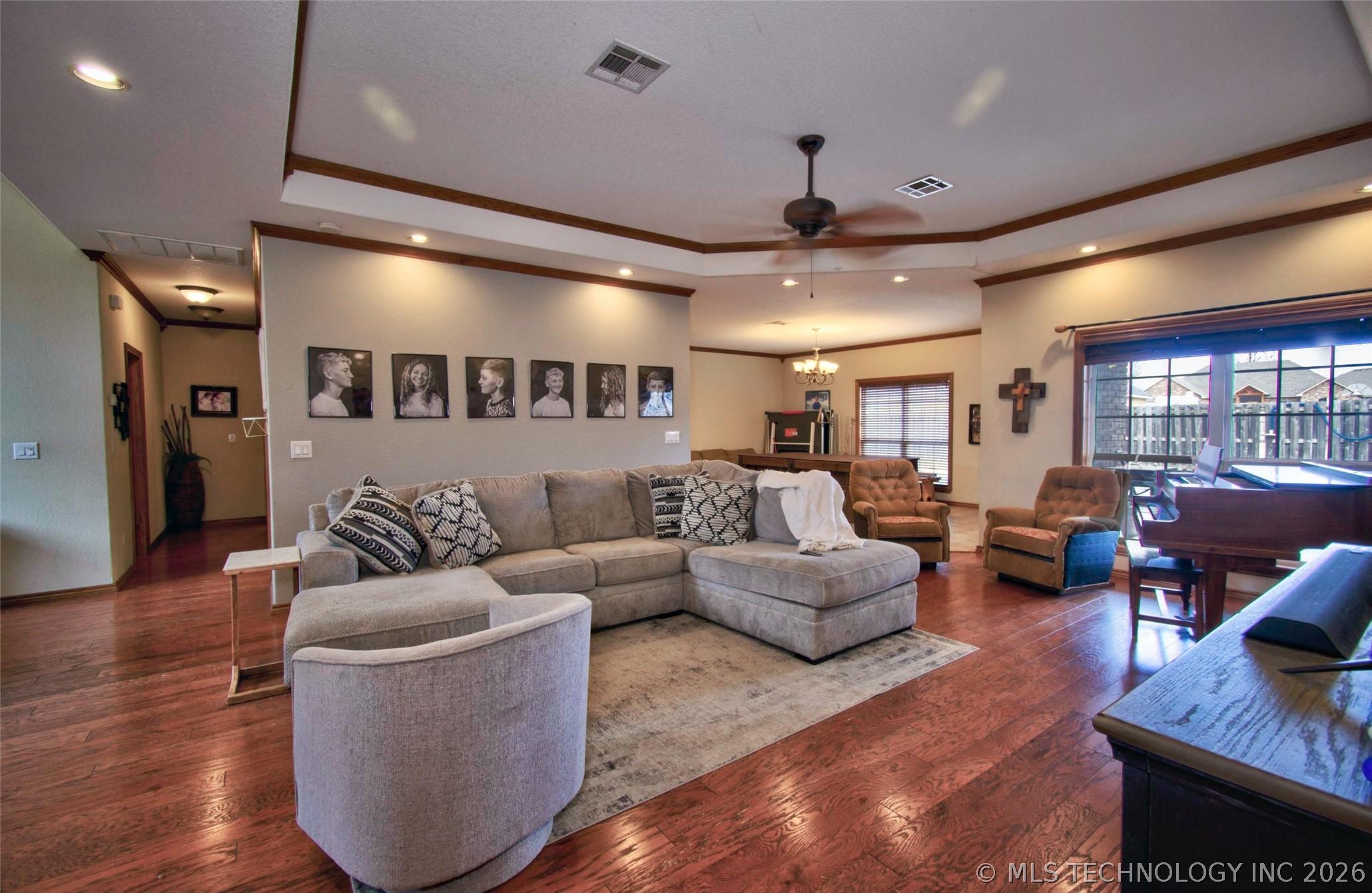 Image 4: Great Room