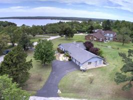 533 W Woodland Drive