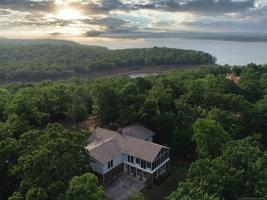 925 N Eagle Bluff