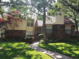 1007 N Faulkner Place