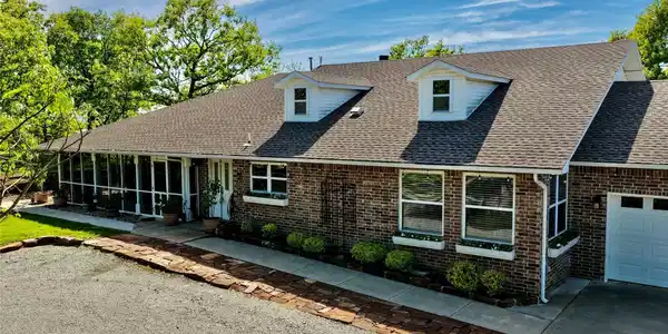 324 Falcon Lane